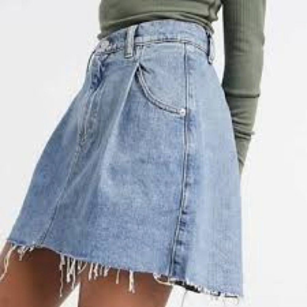 FREE PEOPLE Cut-off Light Blue Denim Mini Skirt Sz L [31]